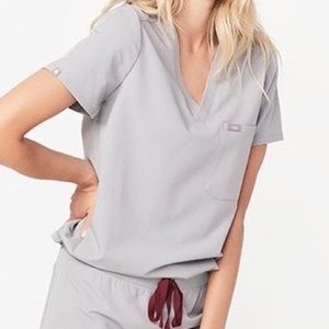 ISO figs cement Catarina top S and Kade pants SP